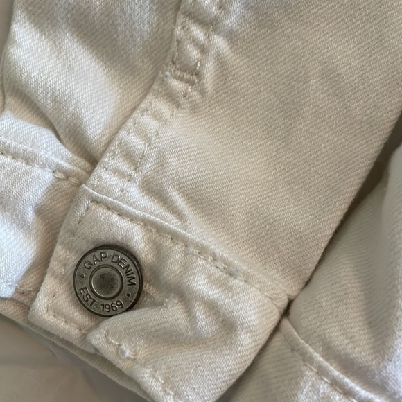 Lot of 2 size 4T denim jackets - GAP & Carters - Picture 9 of 10